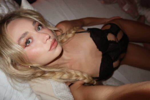 Full leaked Taylor hudson private photo