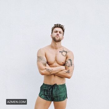 Full leaked Taylor james private photo