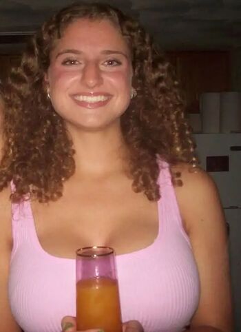 Full leaked Taylor roo private photo