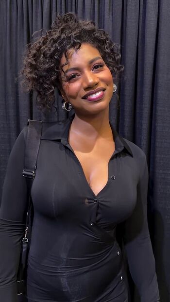 Full leaked Taylor rooks private photo