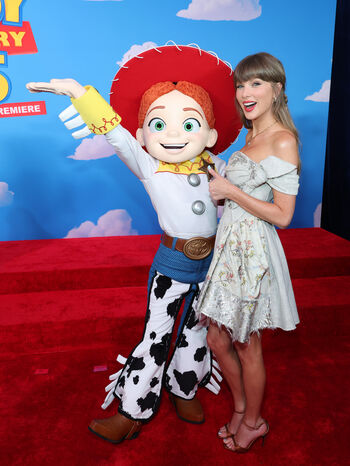 Full leaked Taylor swift  page private photo