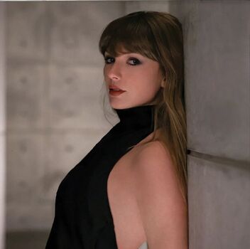 Full leaked Taylor swift page private photo