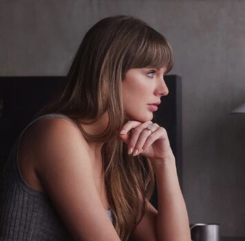 Full leaked Taylor swift page private photo