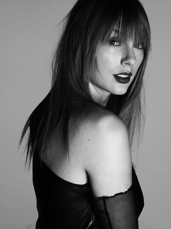 Full leaked Taylor swift  page private photo