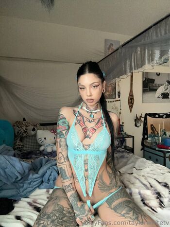 Full leaked Taylor white private photo