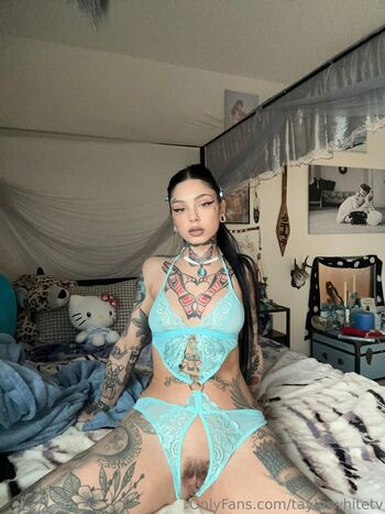 Full leaked Taylor white private photo