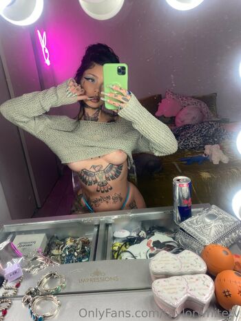 Full leaked Taylor white page private photo