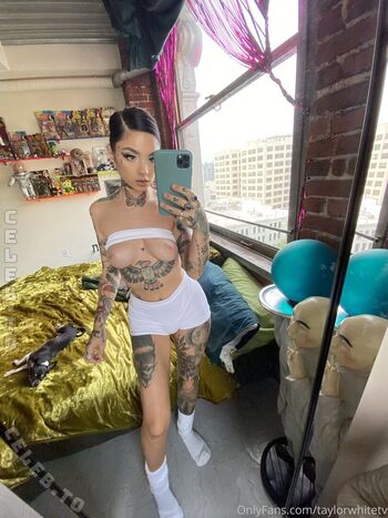 Full leaked Taylor white private photo