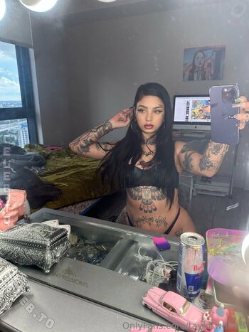 Full leaked Taylor white private photo
