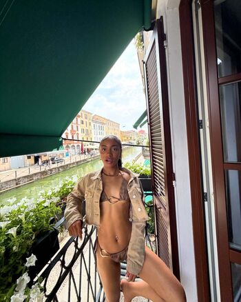 Full leaked Taylorchamp private photo