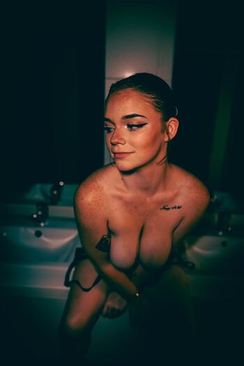 Full leaked Teetee page private photo