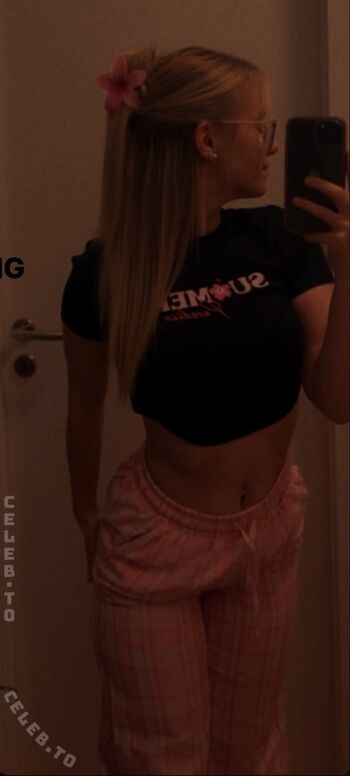 Full leaked Teilzeitsami private photo