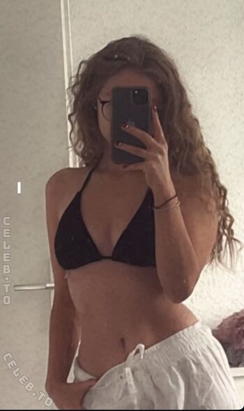 Full leaked Teilzeitsami private photo