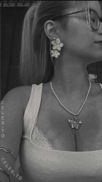 Full leaked Teilzeitsami private photo