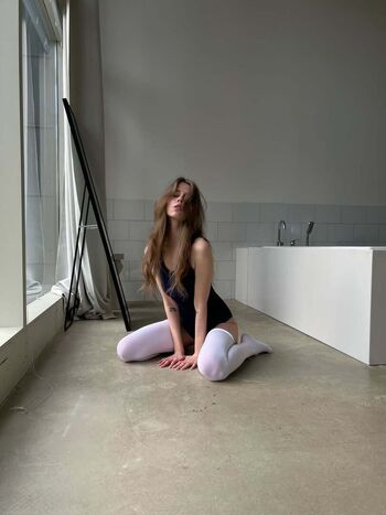 Full leaked Halee model/ private photo