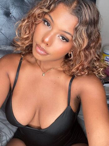 tharoyalbarbie_