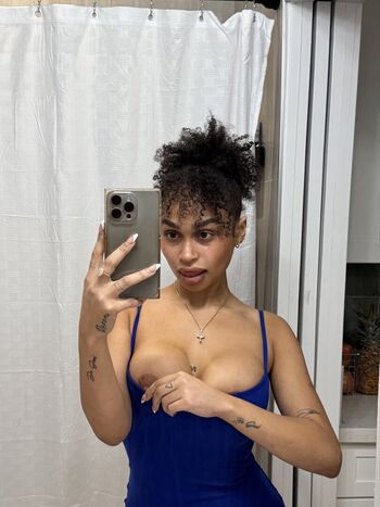 Full leaked Thatsomonie private photo