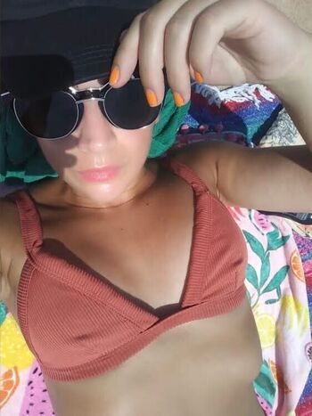 Full leaked Theanniepotts private photo