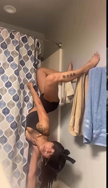 Full leaked Thecameronelise private photo