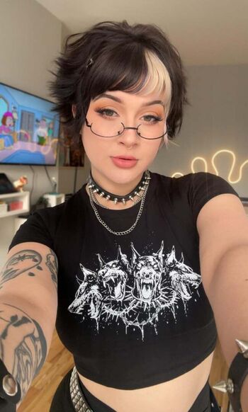 Full leaked Thecherrybxmb private photo