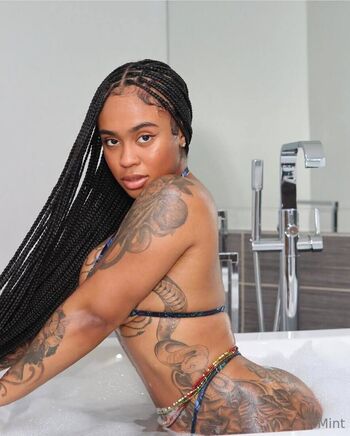 Full leaked Therealbombshell mint private photo