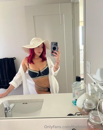 Full leaked Thetoplesscomic private photo