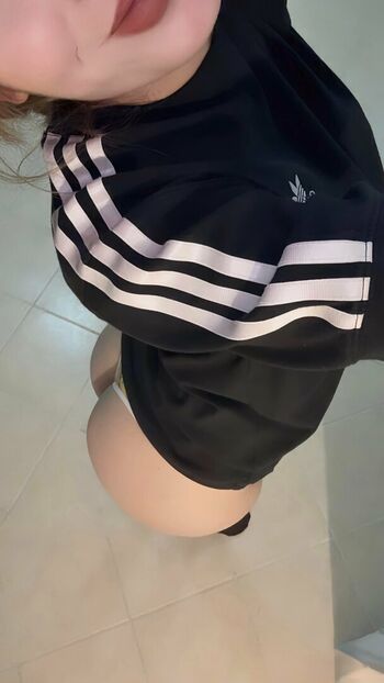 Full leaked Thinkvaleria page private photo