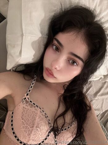 Full leaked Tiabennett private photo
