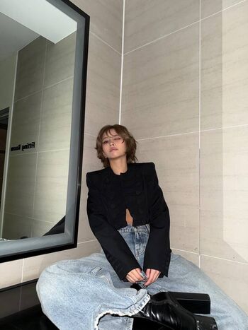 tiny.pretty.j