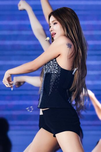 tiny.pretty.j