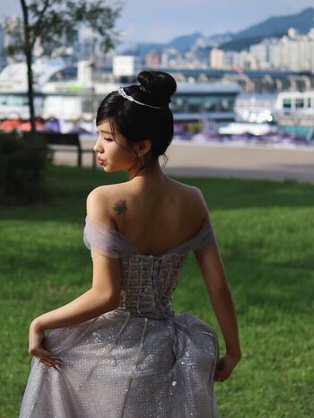 tiny.pretty.j