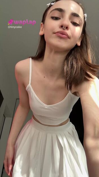 Full leaked Tinycake private photo