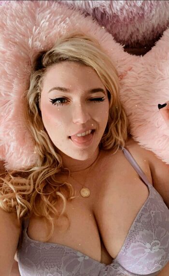 Full leaked Tinysadrose page private photo