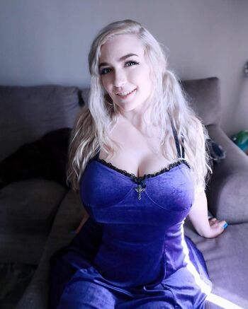 Full leaked Tinysadrose page private photo