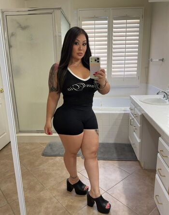Tokyo Leigh