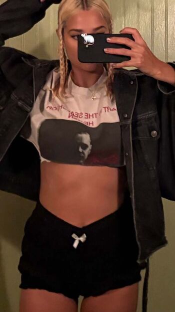 Tommy Genesis