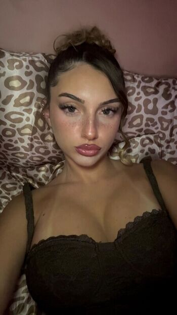 Full leaked Toomuchlucile private photo