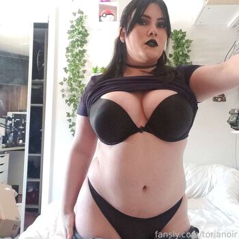 Full leaked Torianabee page private photo