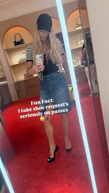 Full leaked Torrie wilson private photo