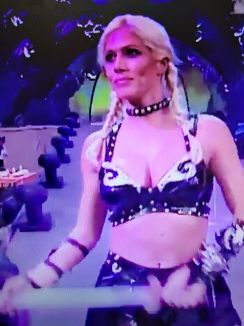 Full leaked Torrie wilson private photo