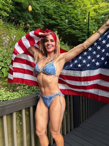 Full leaked Torrie wilson private photo