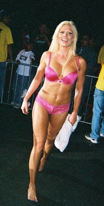 Full leaked Torrie wilson private photo