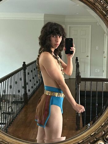 Full leaked Treytheexplainer private photo