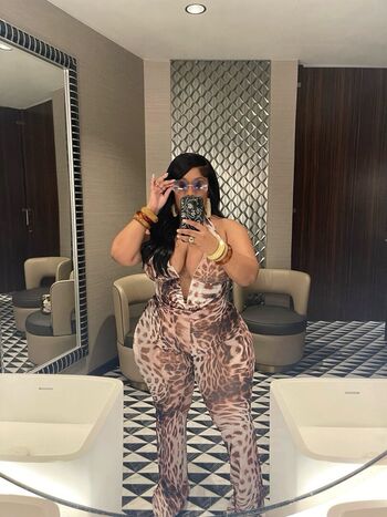 Full leaked Trillscott private photo