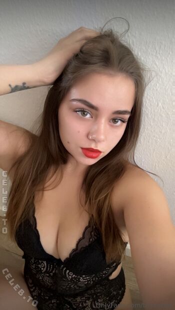 Full leaked Trixxybae private photo