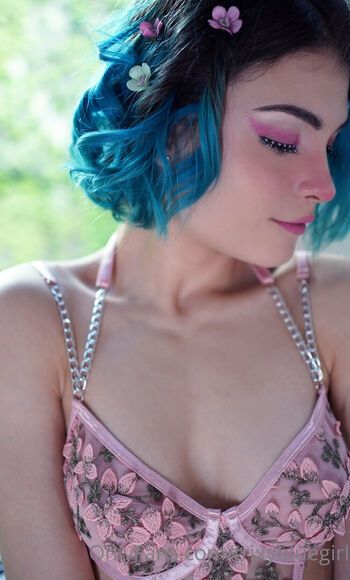 Full leaked Trixy blue private photo