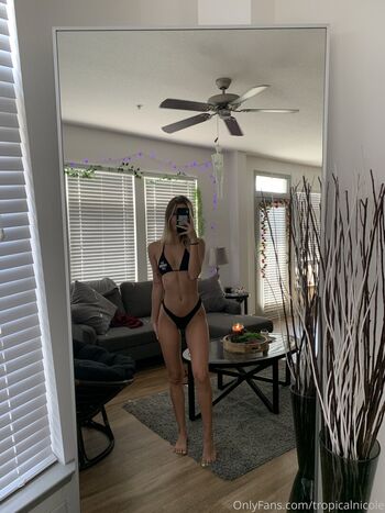 Full leaked Tropicalnicole private photo