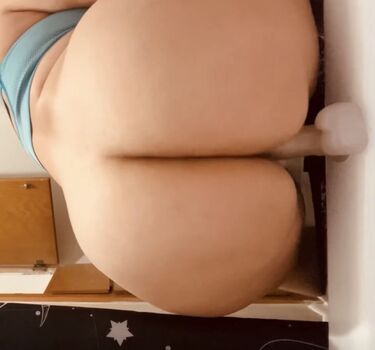 Full leaked Tryingmybetht private photo