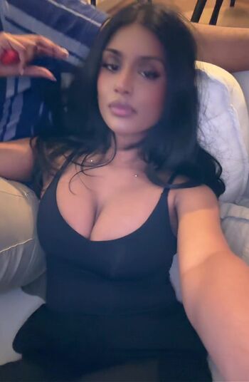 Full leaked Tulsi private photo