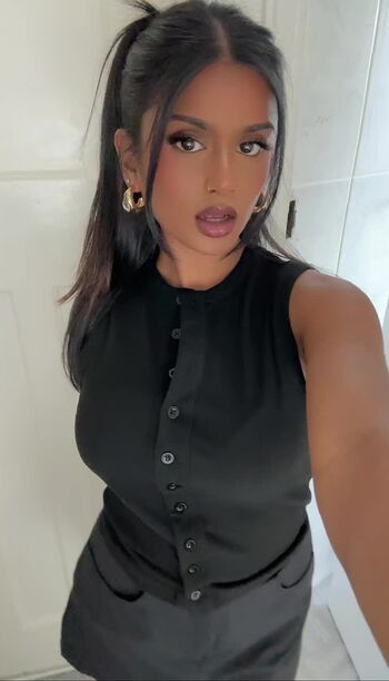 Full leaked Tulsi private photo